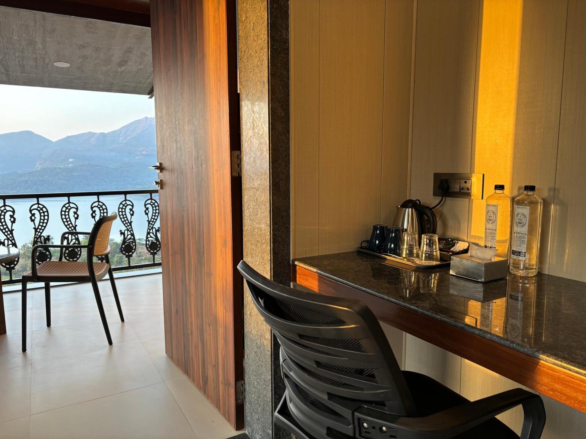 The Green Gate Resort Mulshi Экстерьер фото